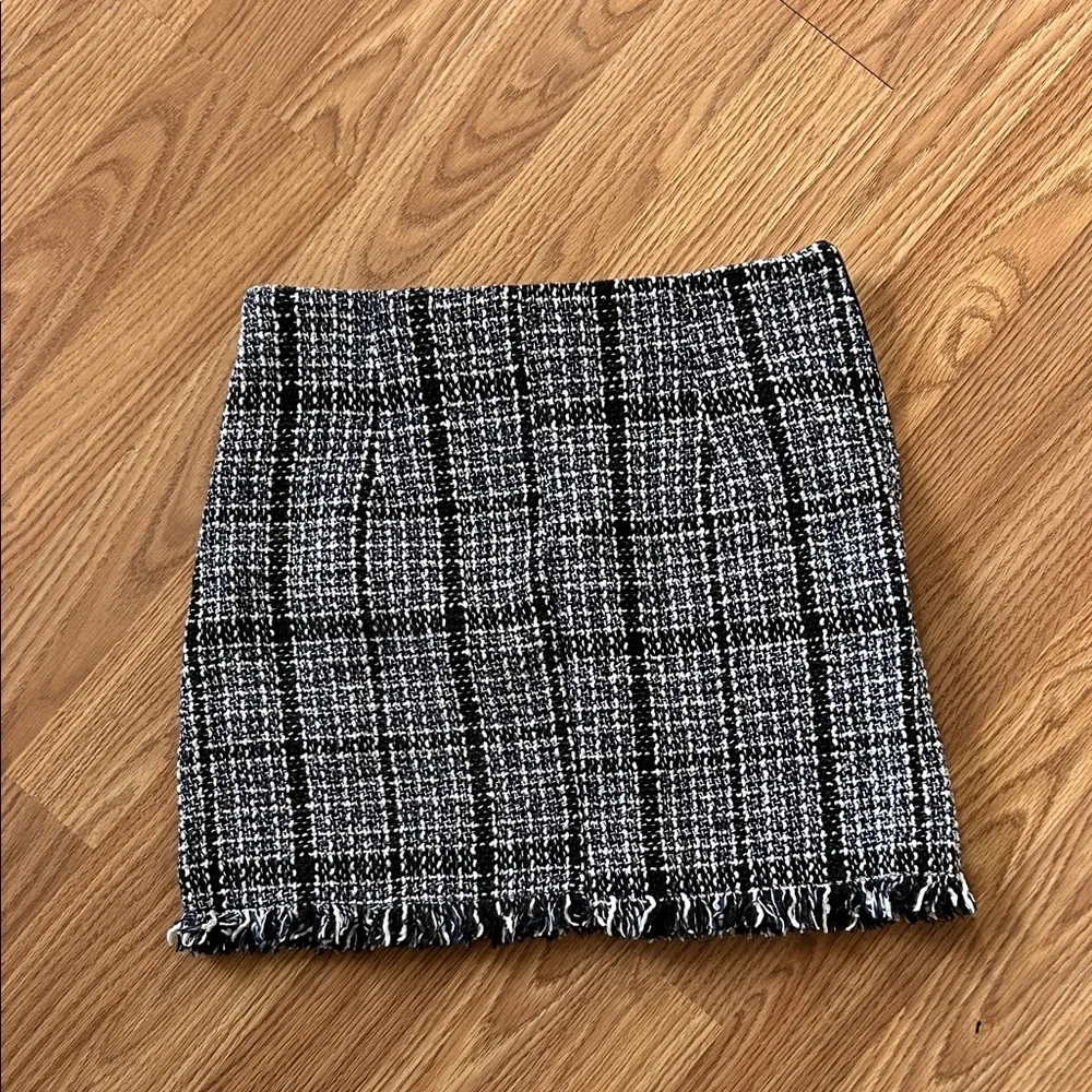 SHEIN Black and White Tweed Fringe Mini Skirt - Picture 3 of 3